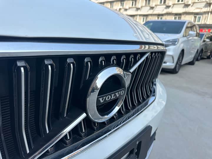 Фото 5 - Volvo XC40