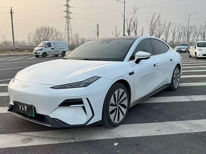 Фото 1 - Geely Galaxy E8