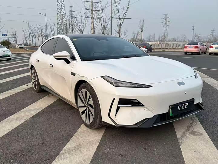 Фото 3 - Geely Galaxy E8