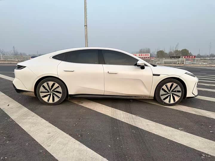 Фото 5 - Geely Galaxy E8