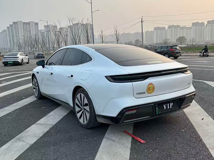 Фото 6 - Geely Galaxy E8