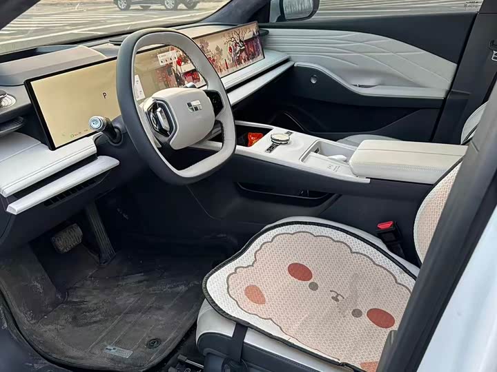 Фото 9 - Geely Galaxy E8