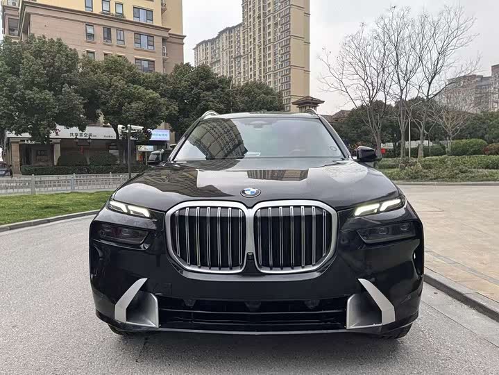 Фото 2 - BMW X7