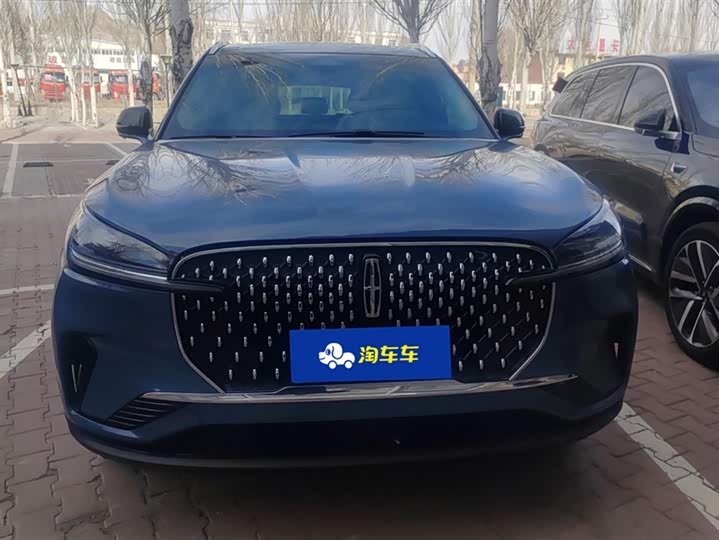 Фото 2 - Lincoln Aviator