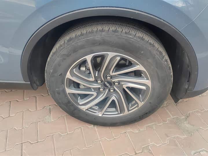 Фото 6 - Lincoln Aviator