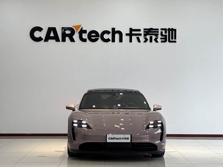 Photo 2 - Porsche Taycan