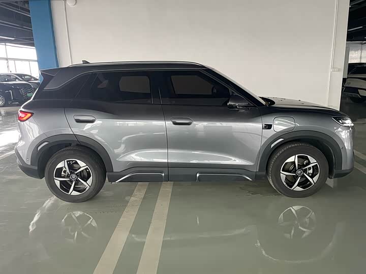 Фото 3 - BYD Yuan Up