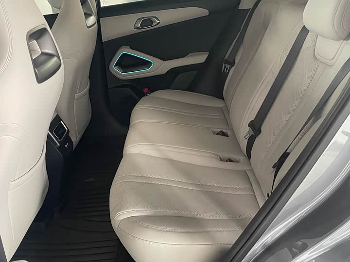 Фото 7 - BYD Yuan Up