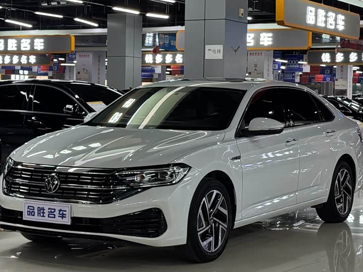 Фото 1 - Volkswagen Sagitar L