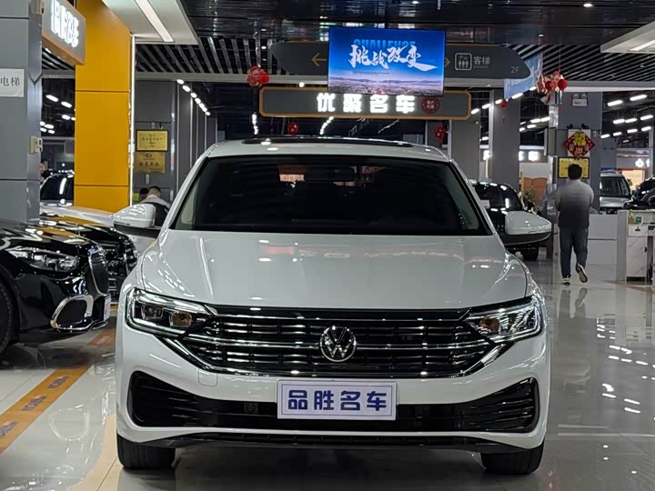 Фото 2 - Volkswagen Sagitar L