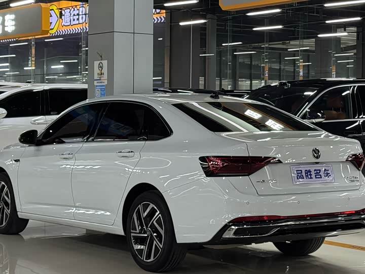 Фото 4 - Volkswagen Sagitar L