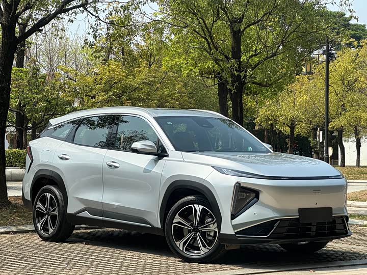 Фото 2 - Geely Galaxy L7