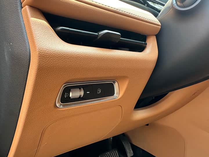 Фото 8 - Geely Galaxy L7