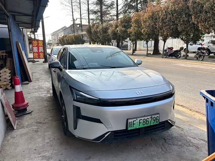 Фото 1 - Geely Galaxy L6