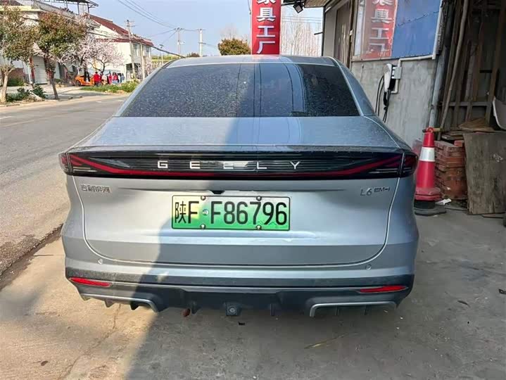 Фото 2 - Geely Galaxy L6