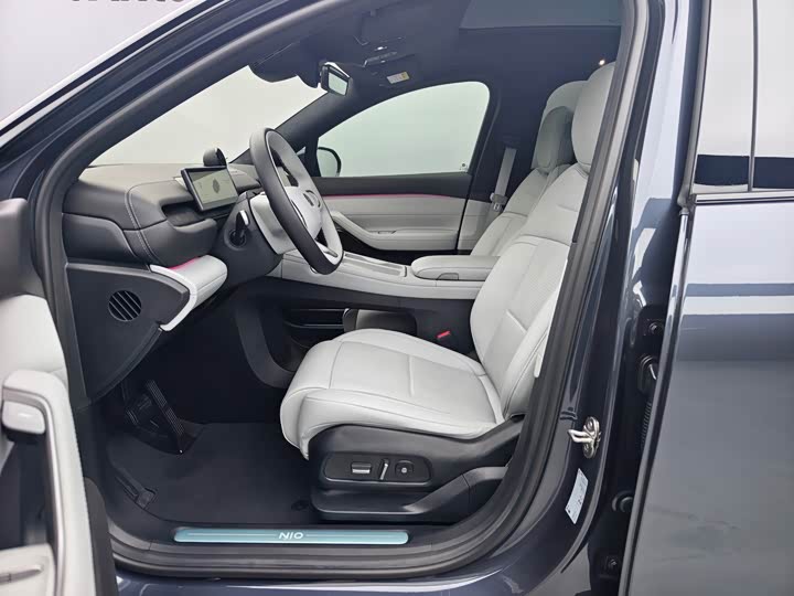 Photo 9 - Nio ES6