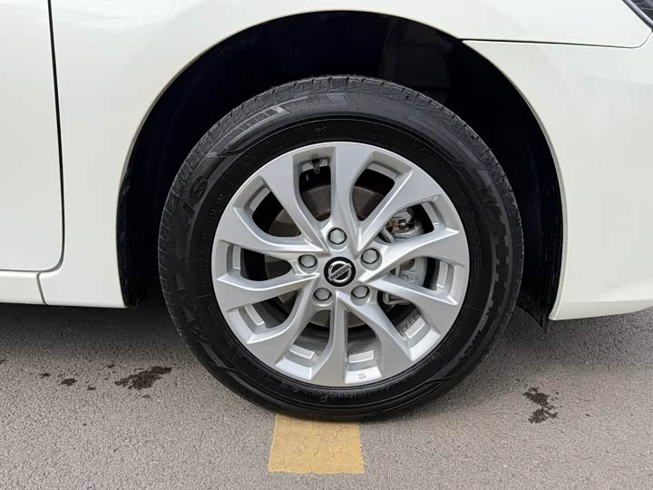 Фото 4 - Nissan Sylphy