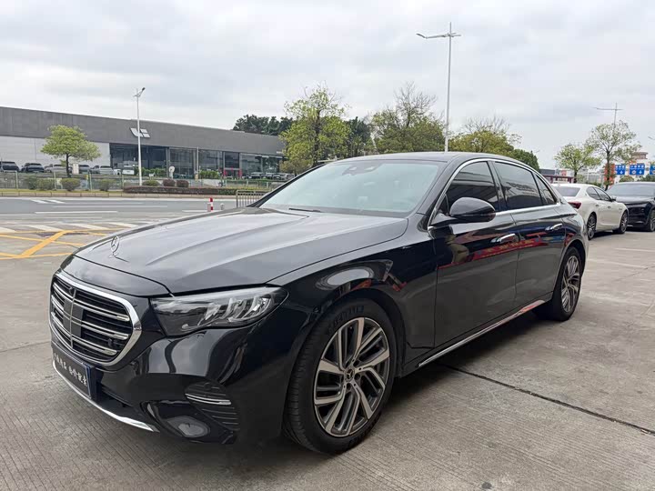 Photo 1 - Mercedes-Benz E-Class