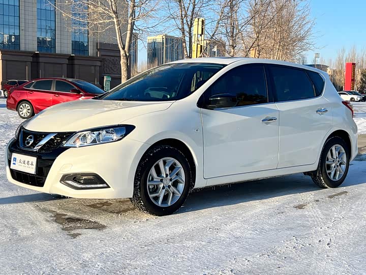 Фото 1 - Nissan Tiida