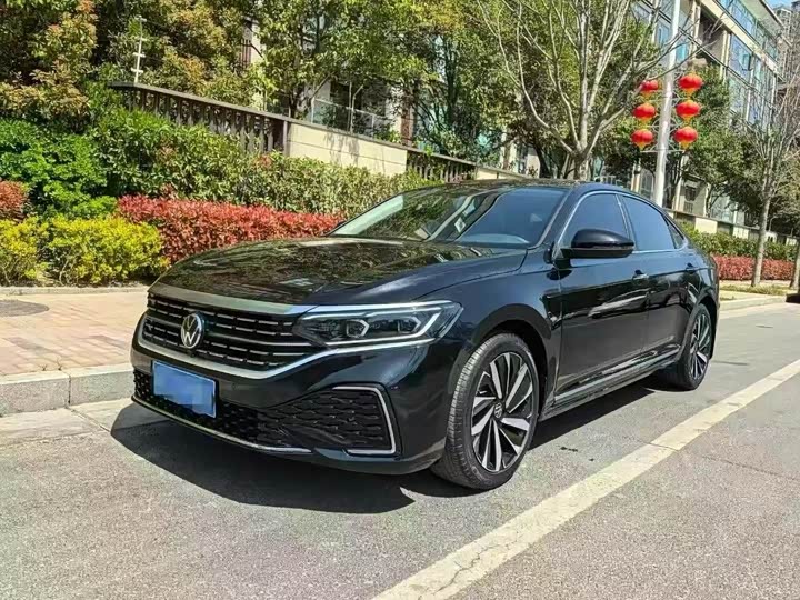 Фото 1 - Volkswagen Passat