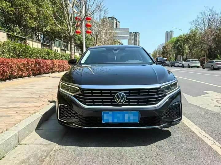 Фото 2 - Volkswagen Passat