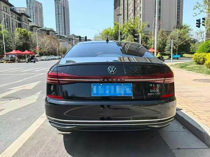 Фото 8 - Volkswagen Passat