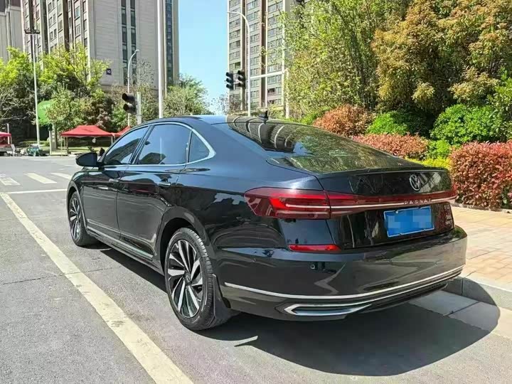 Фото 9 - Volkswagen Passat