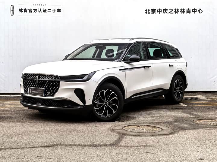 Фото 1 - Lincoln Nautilus