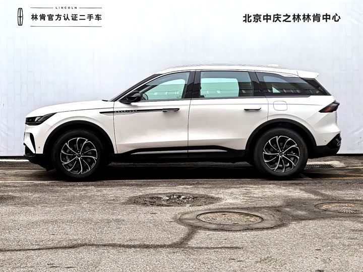 Фото 3 - Lincoln Nautilus