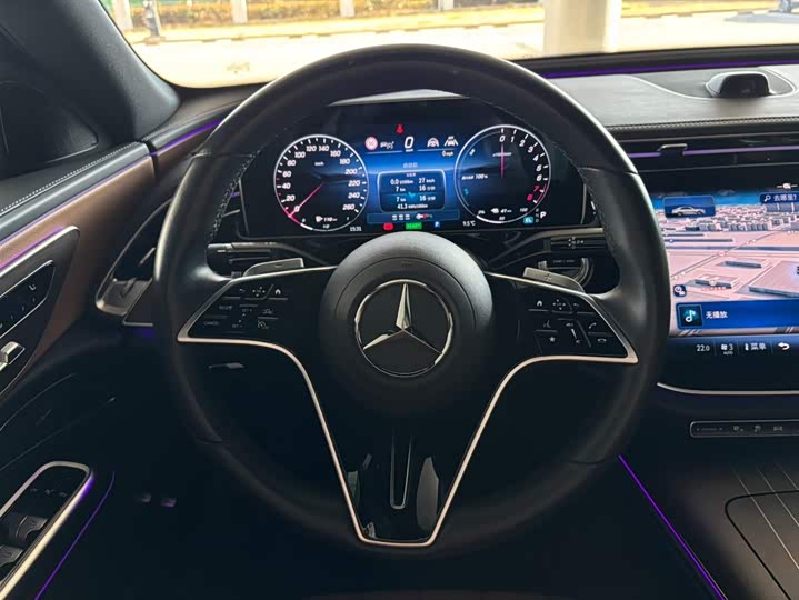 Фото 9 - Mercedes-Benz E-Class Hybrid