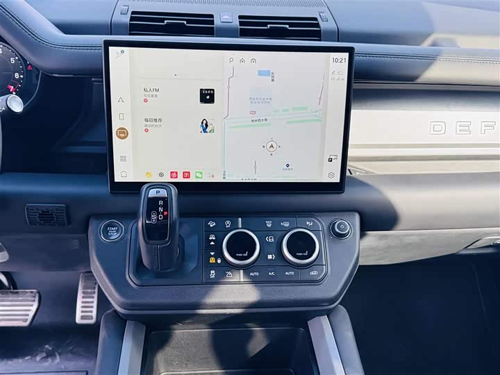 Фото 9 - Land Rover Defender