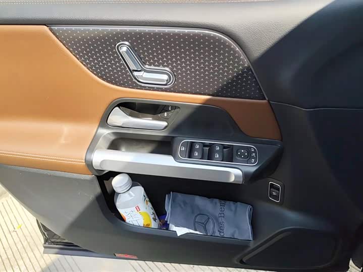 Фото 7 - Mercedes-Benz GLB-Class