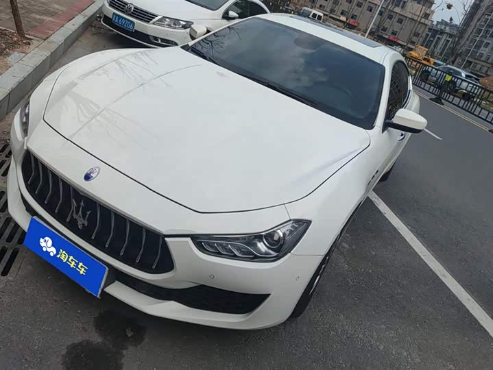 Photo 1 - Maserati Ghibli
