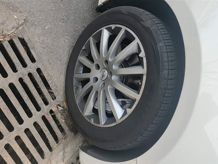 Photo 6 - Maserati Ghibli