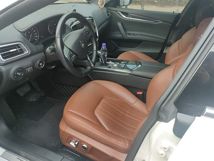 Photo 9 - Maserati Ghibli