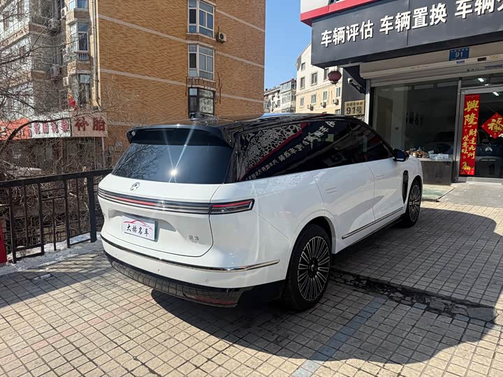 Фото 6 - Nio ES8