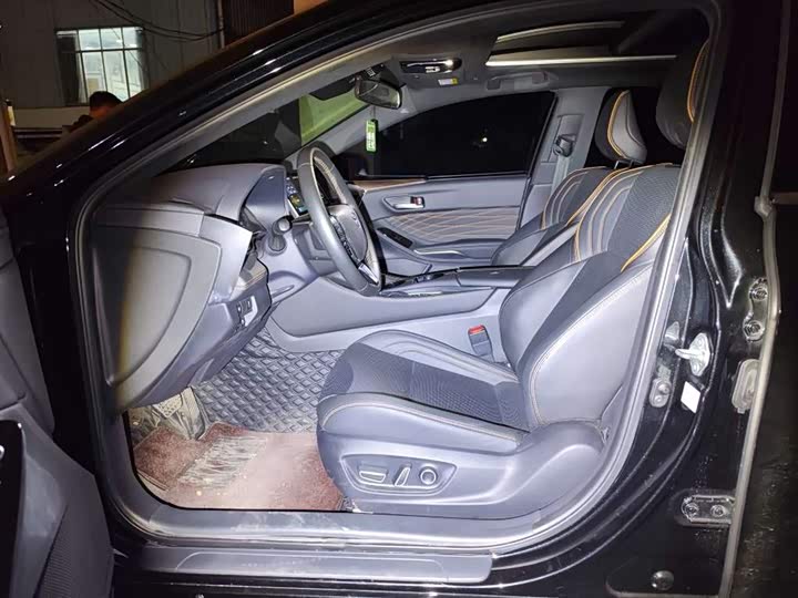 Фото 4 - Toyota Avalon