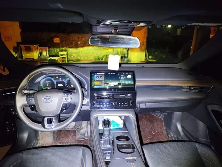 Фото 6 - Toyota Avalon