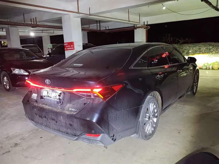 Фото 9 - Toyota Avalon