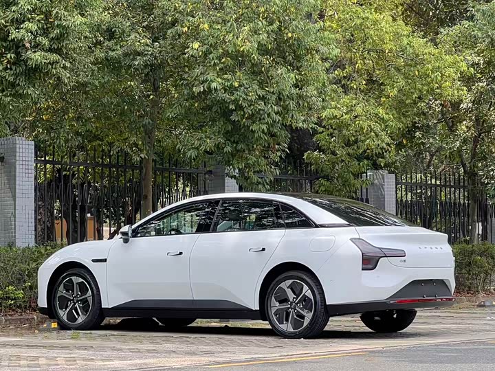 Фото 5 - XPeng Mona M03