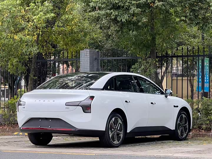 Фото 7 - XPeng Mona M03