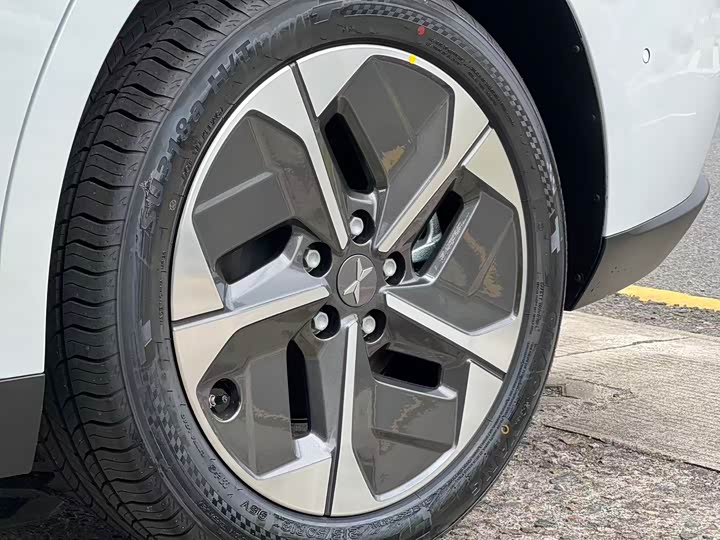 Фото 8 - XPeng Mona M03