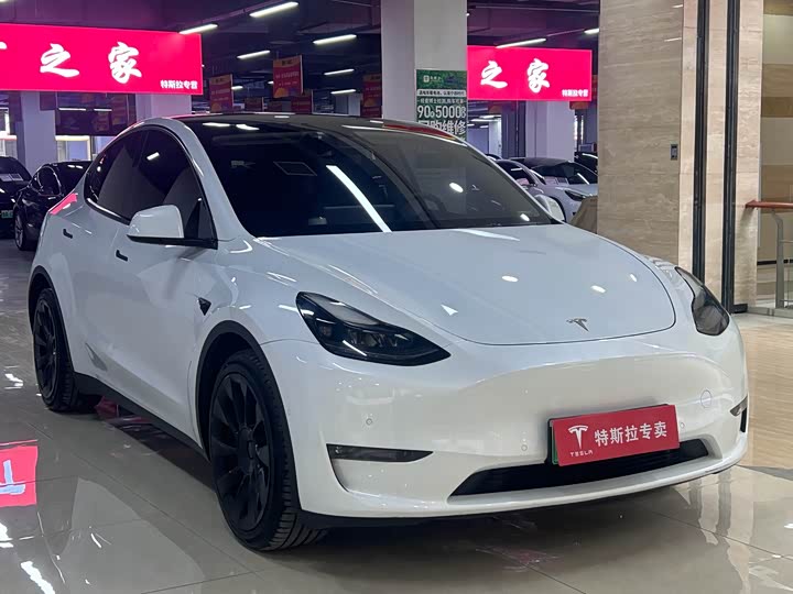Фото 3 - Tesla Model Y