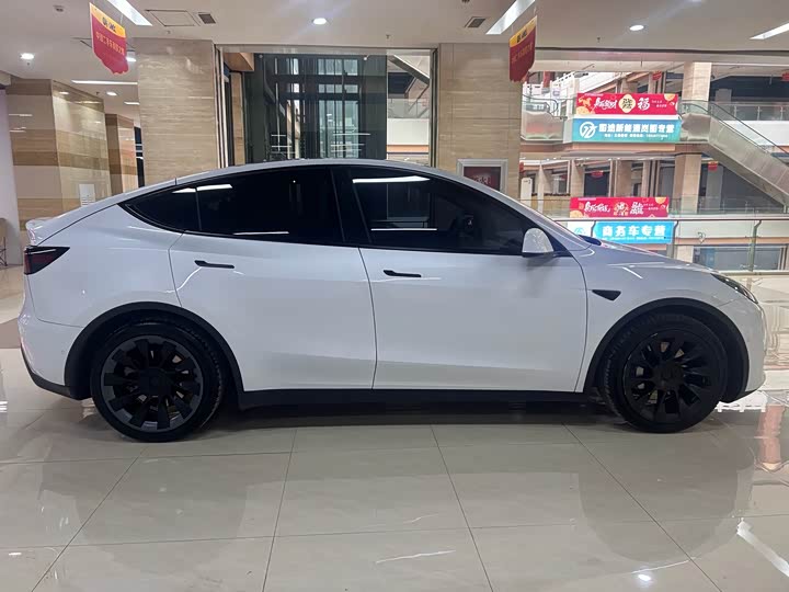 Фото 9 - Tesla Model Y