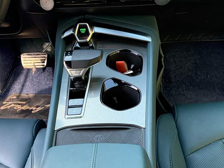 Фото 9 - MG Motor 7