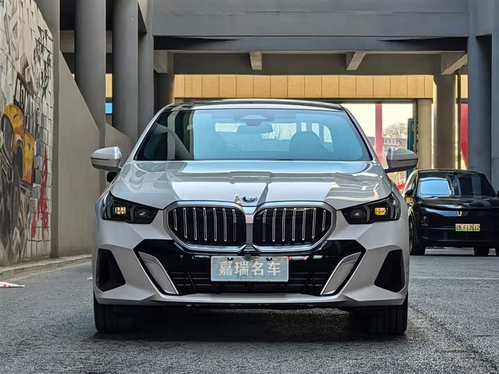 Фото 2 - BMW 5 Series