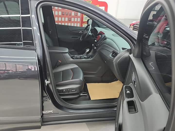 Фото 8 - Chevrolet Equinox