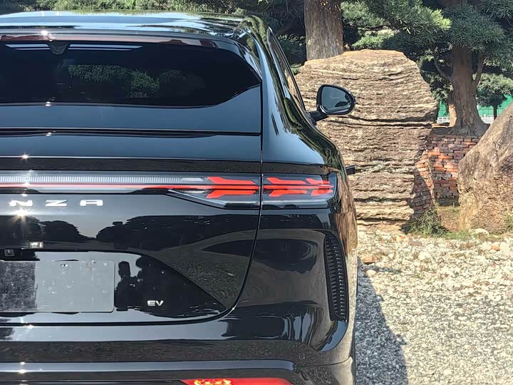 Фото 9 - Denza N7