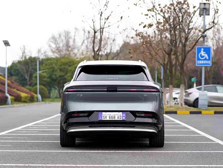 Фото 5 - Zeekr 7X