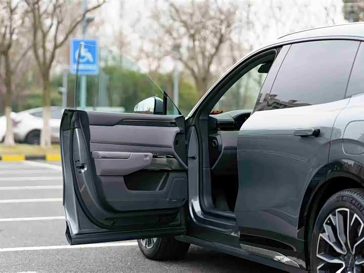 Фото 8 - Zeekr 7X